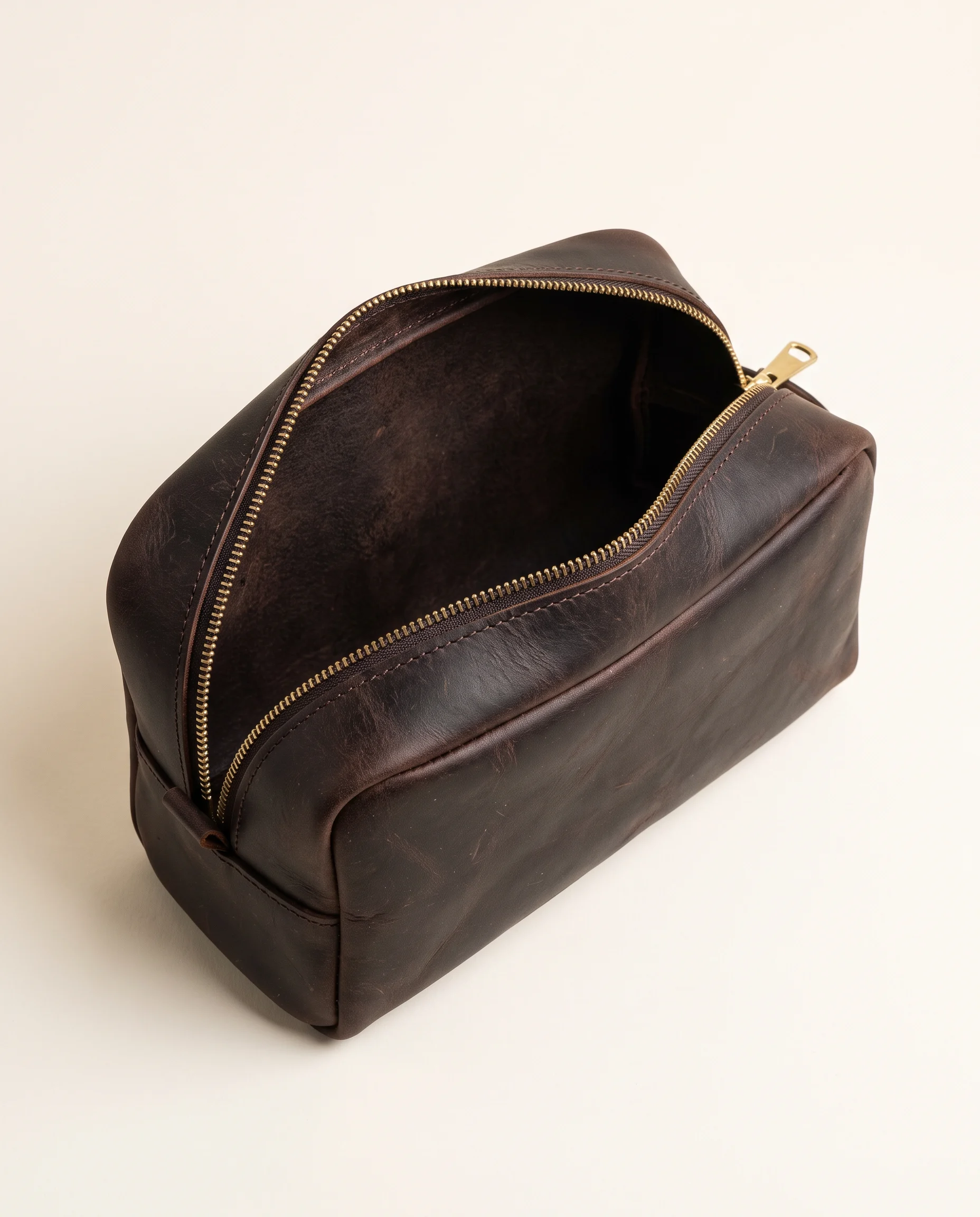 Dopp Kit, detail
