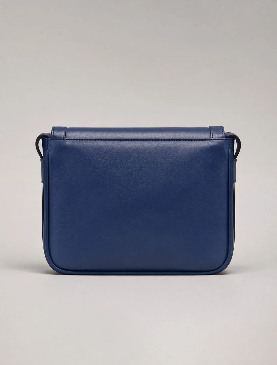 Arc Flap Crossbody, detail
