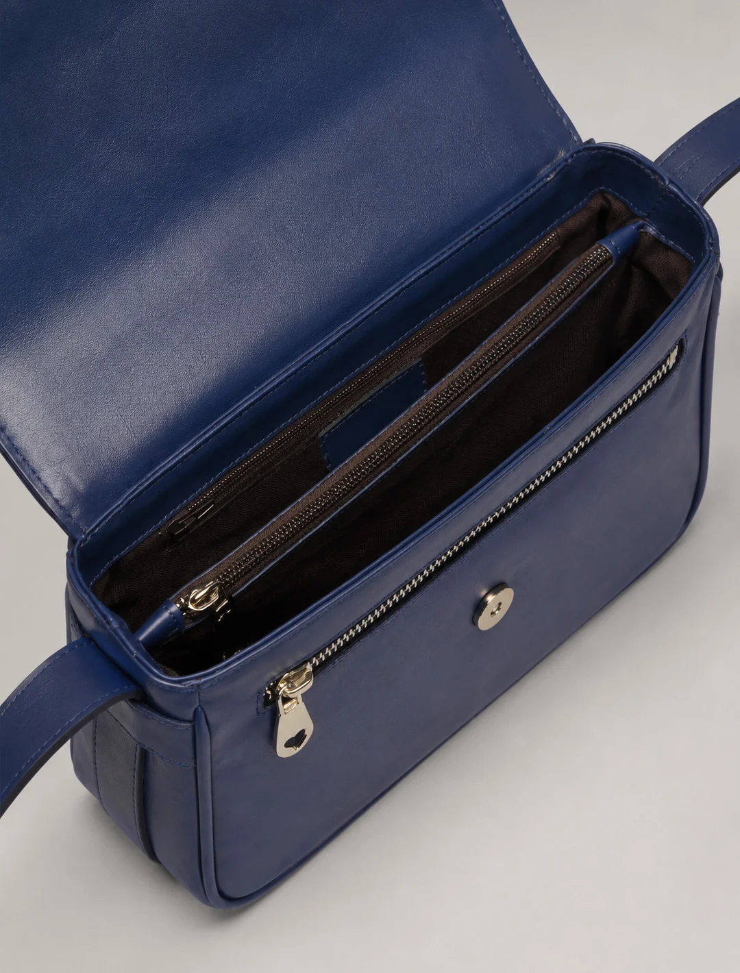 Arc Flap Crossbody, detail