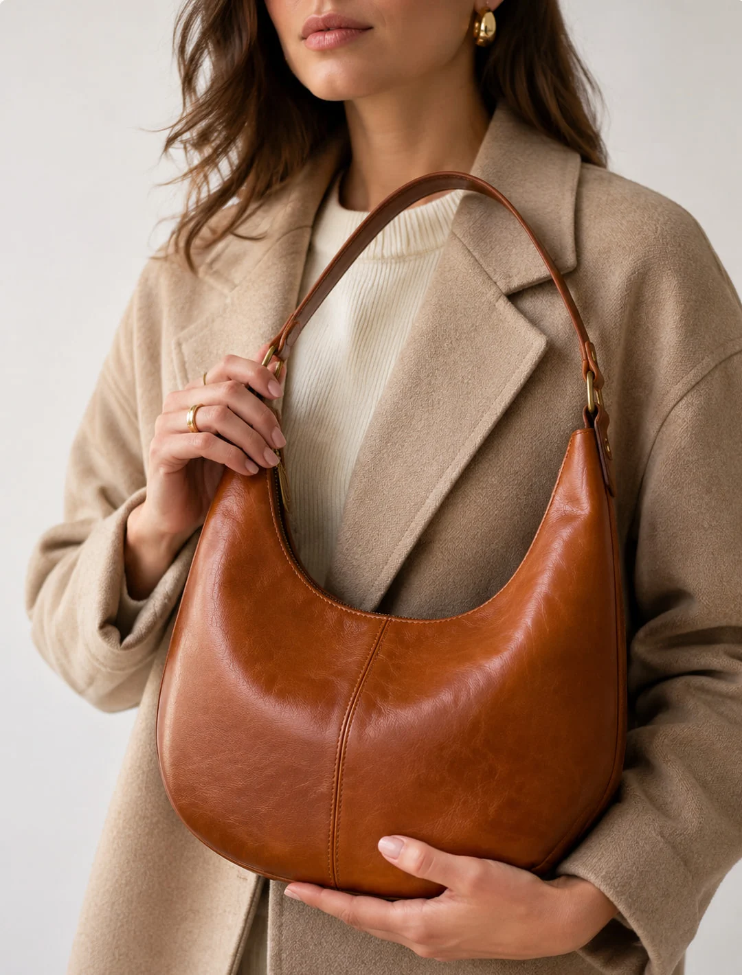 Luna Hobo, carried
